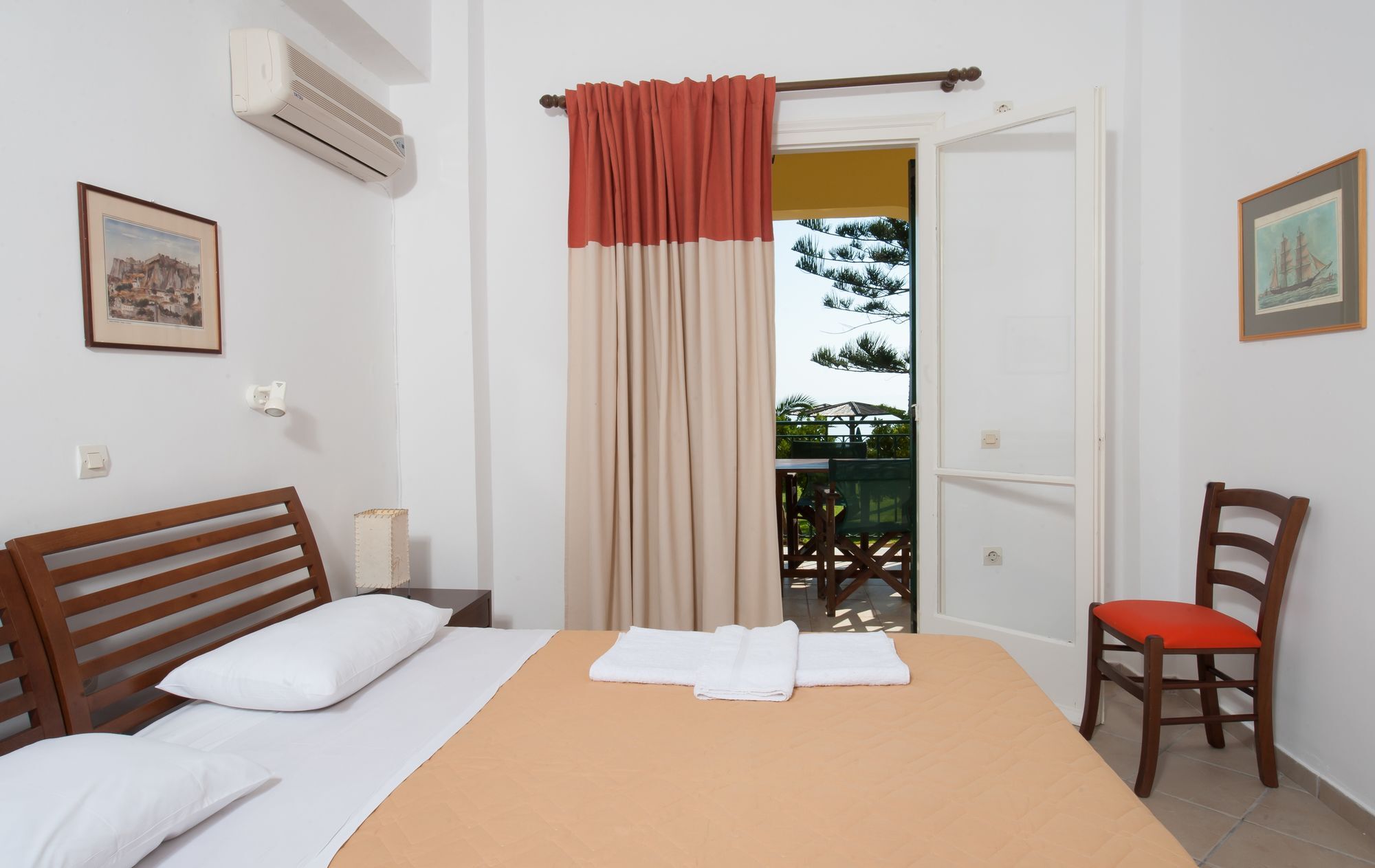 Zarkadis Aparthotel Planos