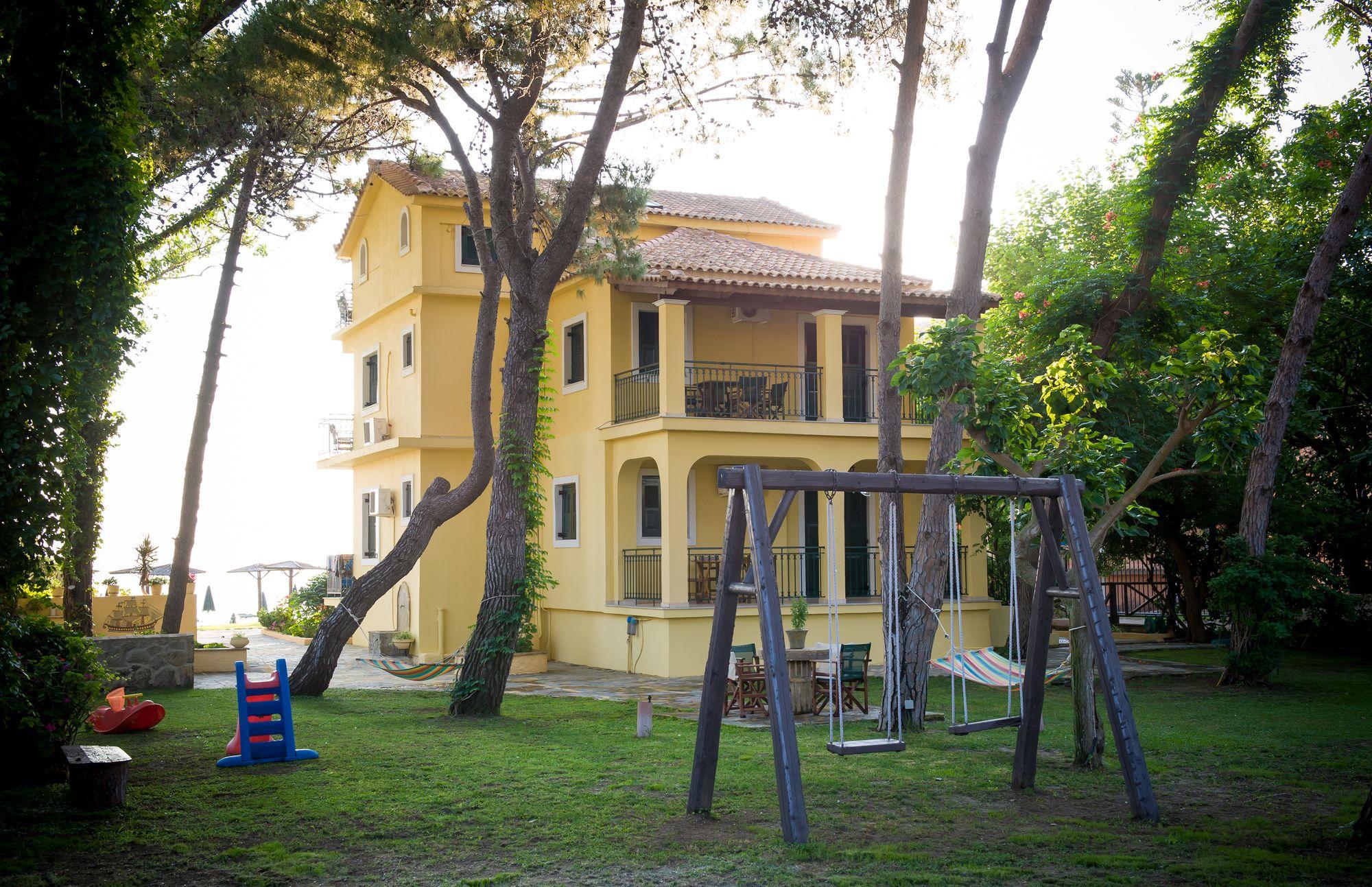 Zarkadis Aparthotel