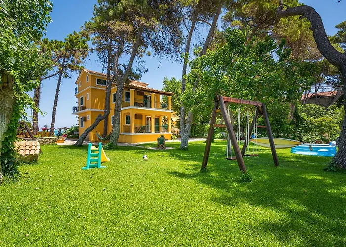 Zarkadis Beach Apartments